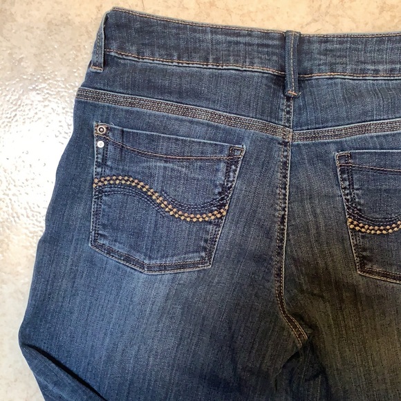 LIKE NEW - Santana mid rise Dark Wash Crop Jeans - Picture 5 of 5